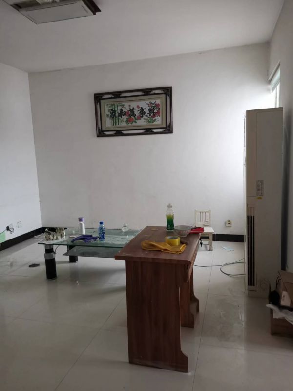 普通装修3室1厅1卫84m²81万元