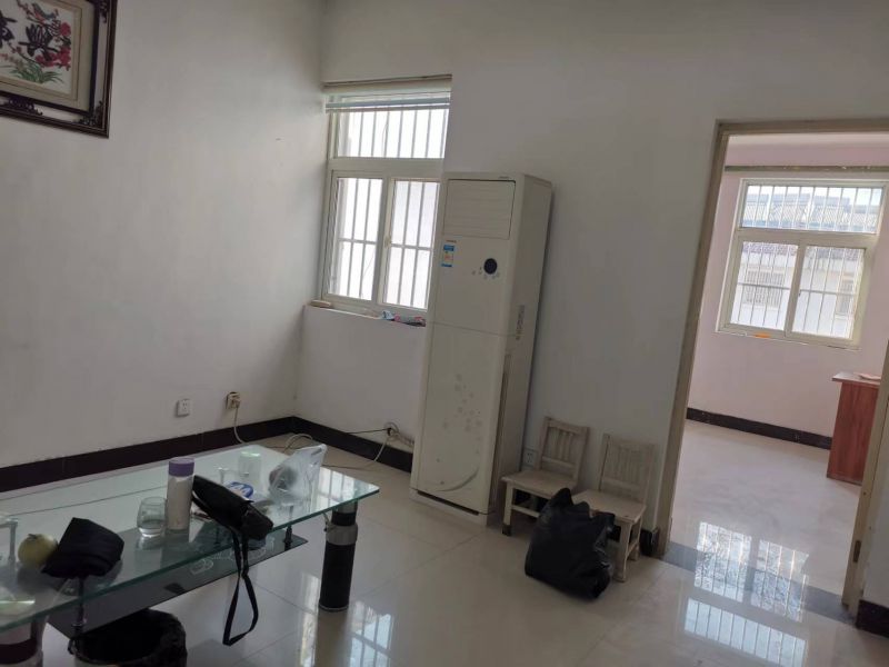 普通装修3室1厅1卫84m²71万元