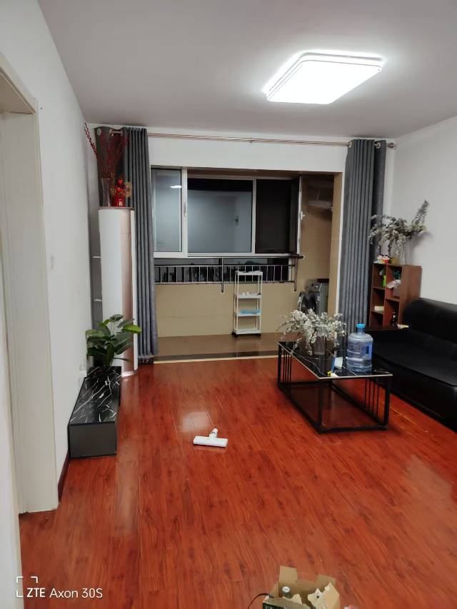 普通装修2室2厅1卫96m²1500元/月
