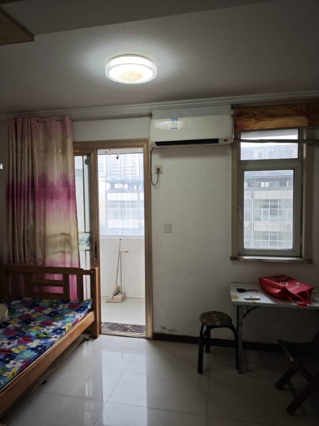 普通装修1室1厅1卫27m²1000元/月