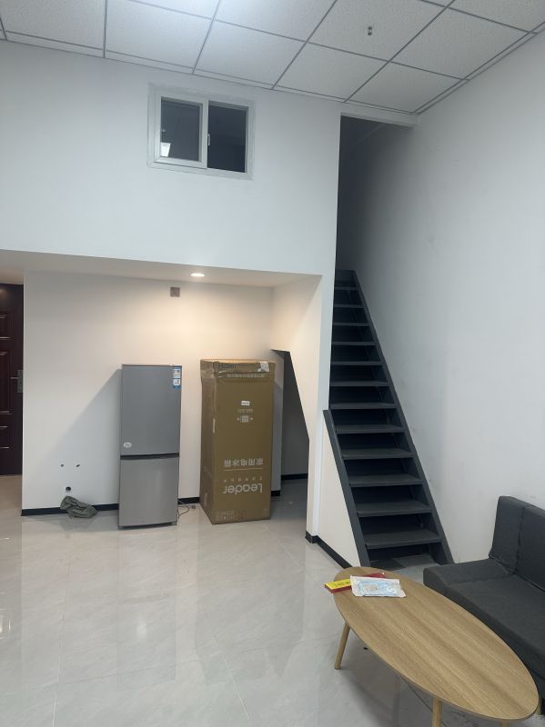 普通装修1室1厅1卫70m²1000元/月