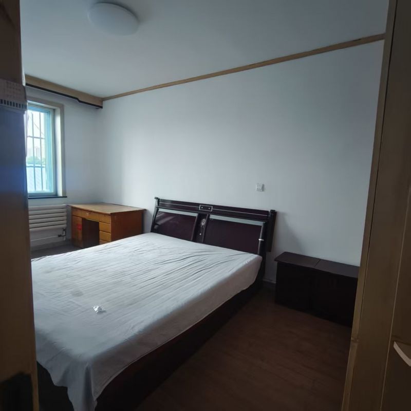3室2厅1卫1600元/月128m²精装修出租