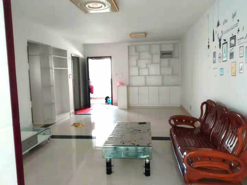 普通装修2室2厅1卫92m²1400元/月