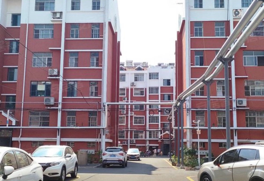 善国苑3室2厅2卫130m²，拎包入驻，随时看房。