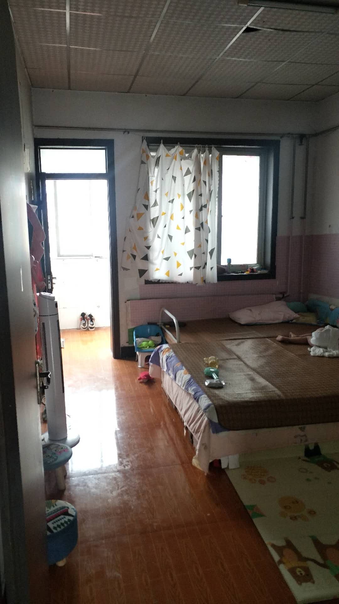 真爱商城商业圈一公里范围2室2厅1卫93m²800元/月