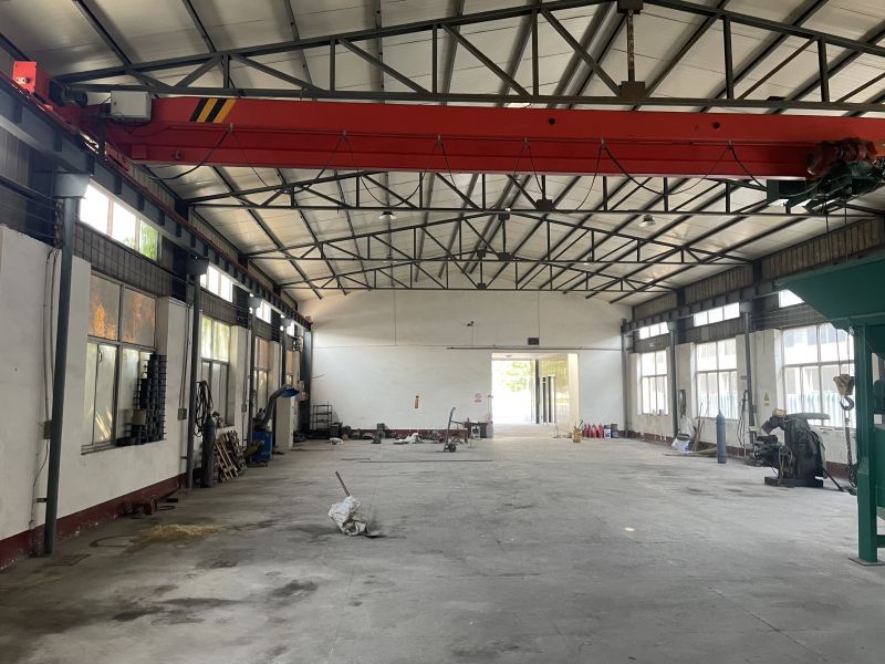 水电齐全，靠近大路，离滕南高速出口近，精装修办公室