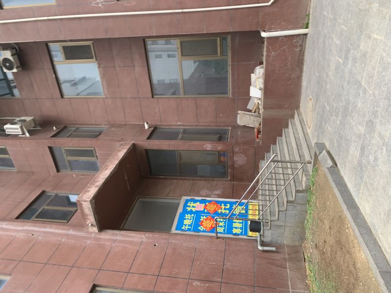 邻校状元府北区2层300平营业房出租