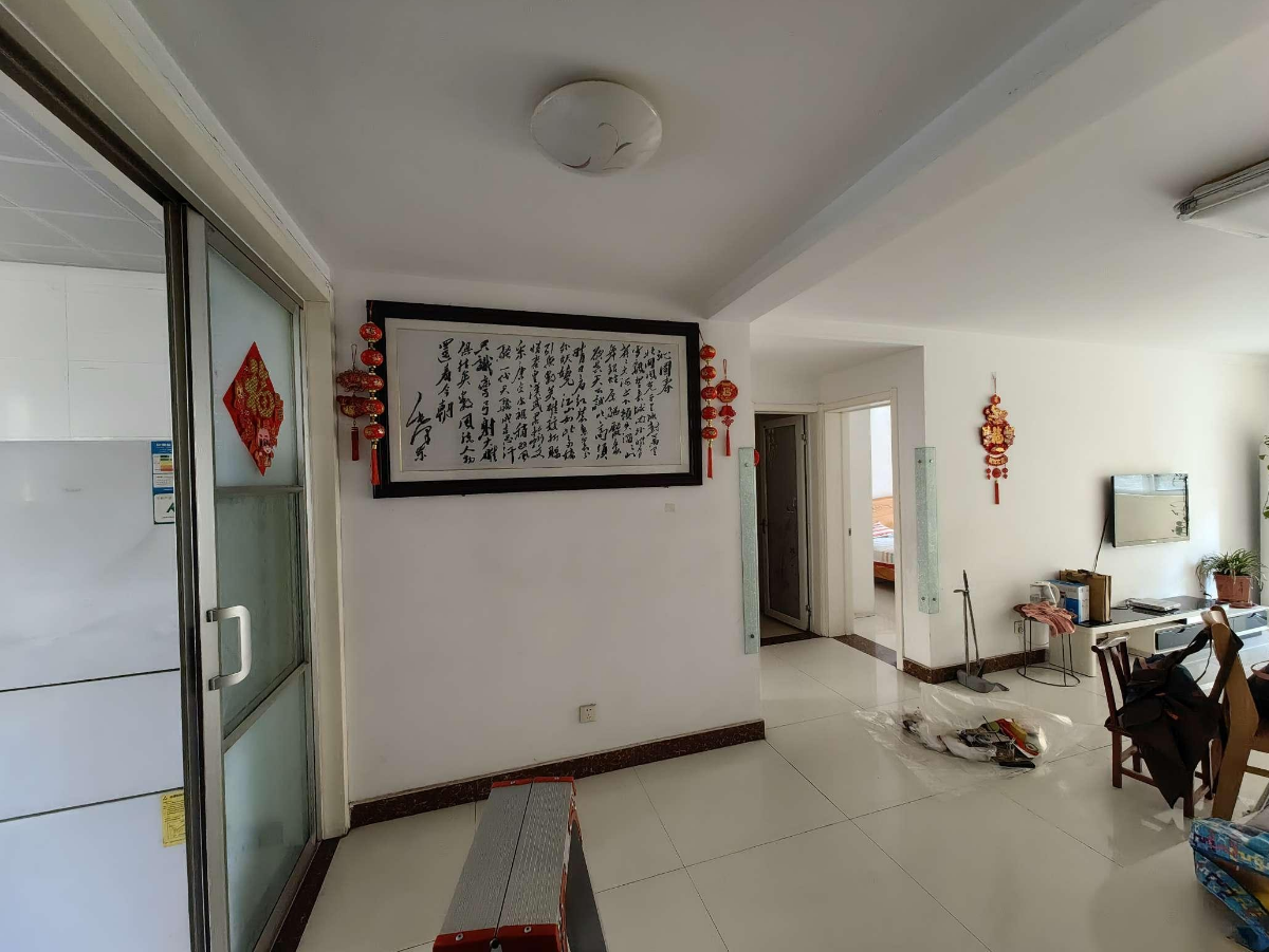精装修2室2厅1卫2000元/月