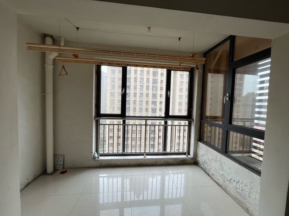 普通装修2室2厅1卫97m²1260元/月