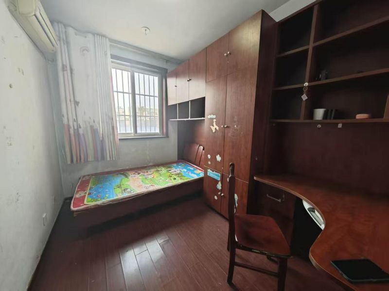 2室2厅1卫108m²1260元/月