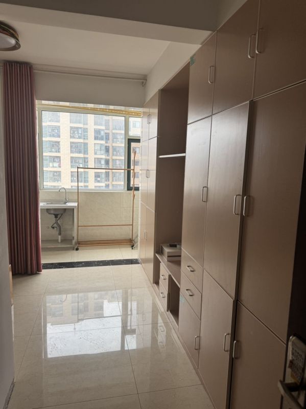 精装修1室1厅1卫35m²1000元/月