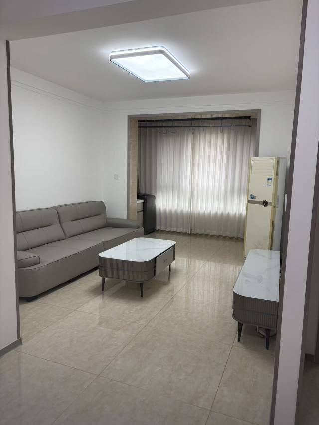 精装修2室2厅1卫96m²1583元/月