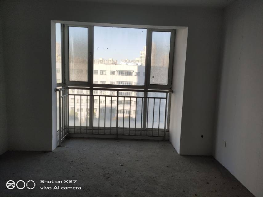 毛坯3室2厅2卫132m²92万元