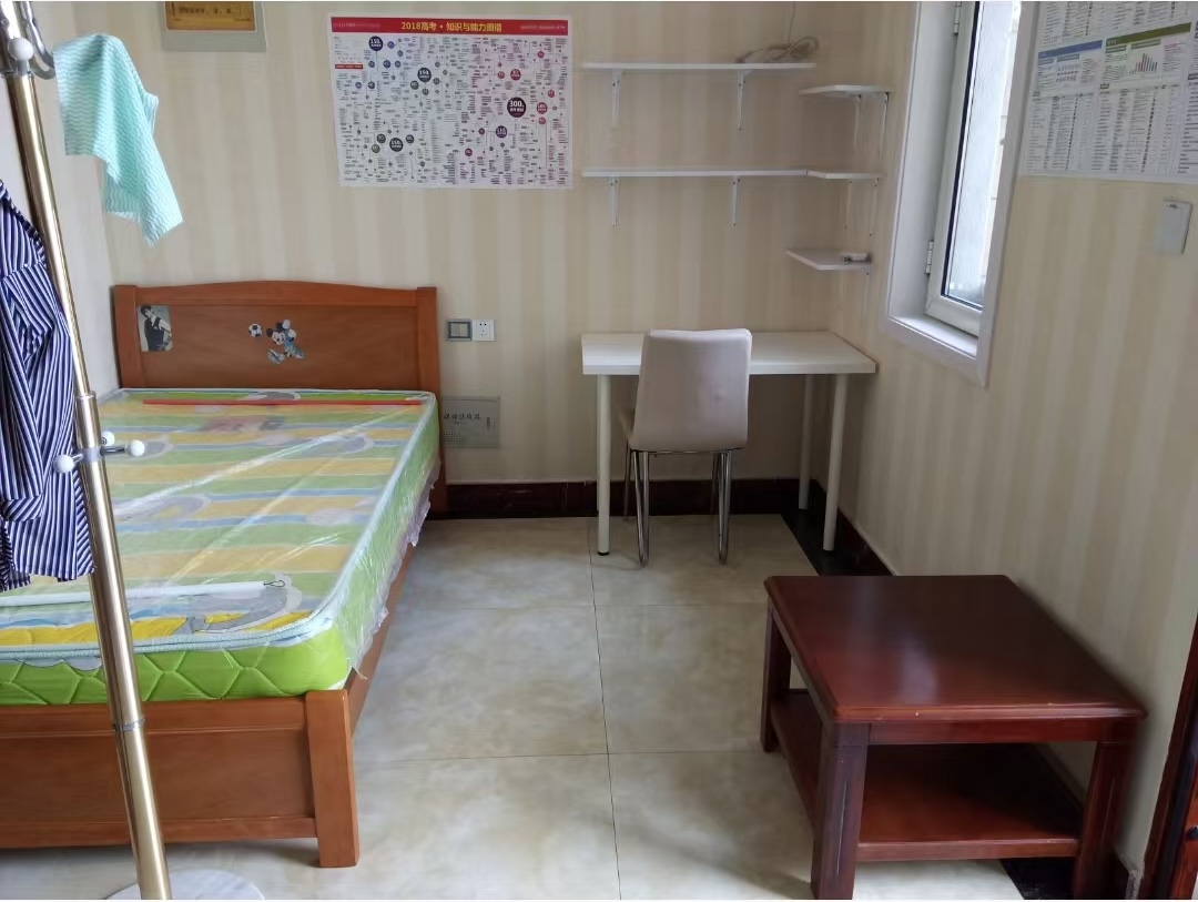 精装修1室1厅1卫29m²1000元/月