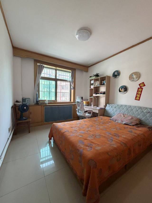 普通装修3室2厅1卫131m²78万元
