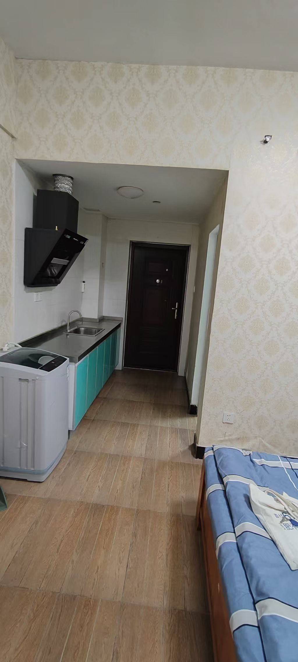 精装修1室1厅1卫42m²800元/月