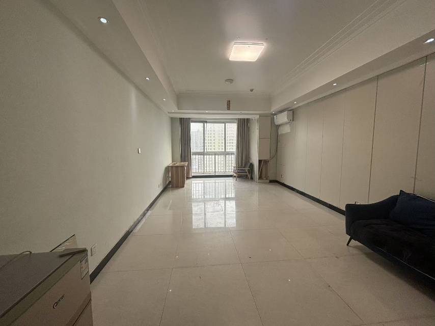 普通装修1室1厅1卫51m²900元/月