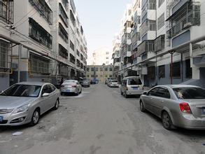 府前小区全套家具、家电，拎包即住，干净卫生，