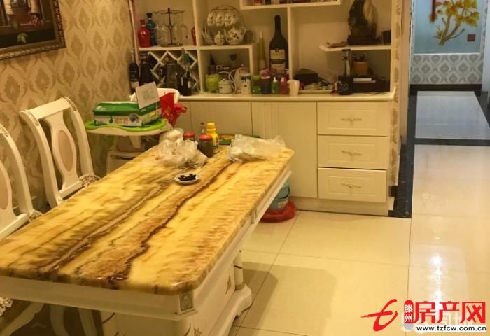 威尼斯二区豪华装修大三室出售包更名