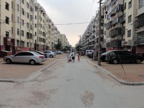 春秋阁小区，农业银行宿舍，学校房，顶楼，上学方便