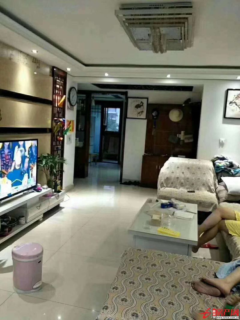 南北通透，户型方正，精装修可贷款！