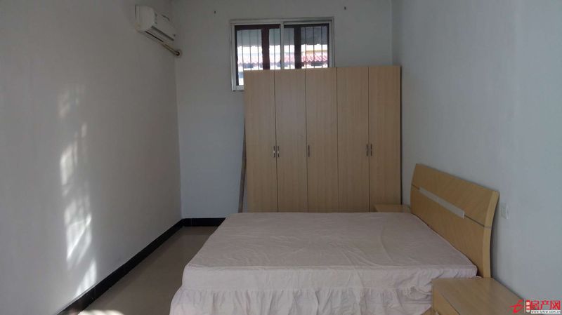 新华街独院出租，拎包即住