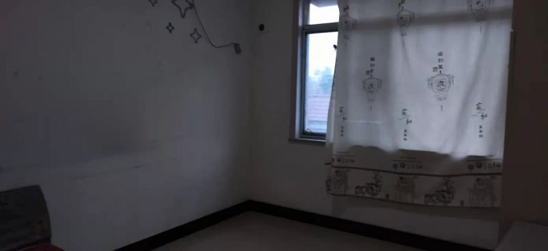 普通装修3室1厅1卫80m²600元/月