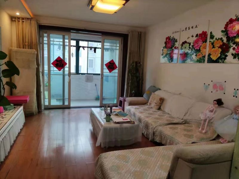 精装修3室2厅2卫130m²1800元/月