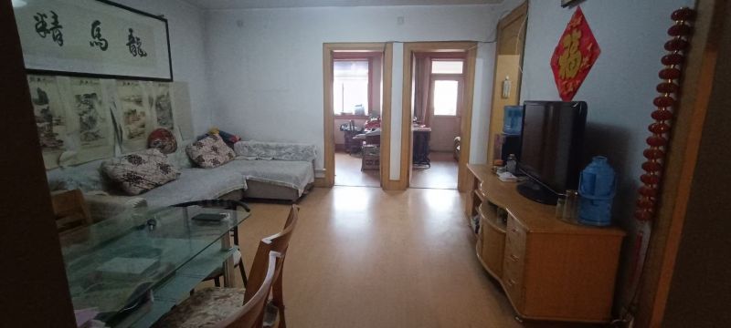 普通装修3室1厅1卫90m²1400元/月