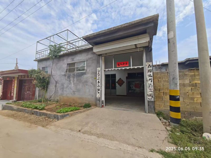 普通装修4室1厅1卫248m²398元/月