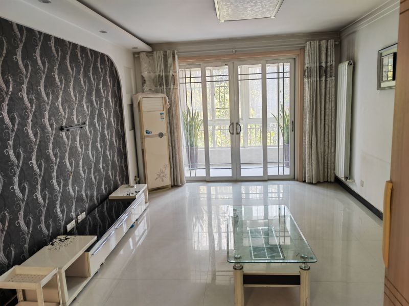 毛坯3室2厅1卫113m²1700元/月