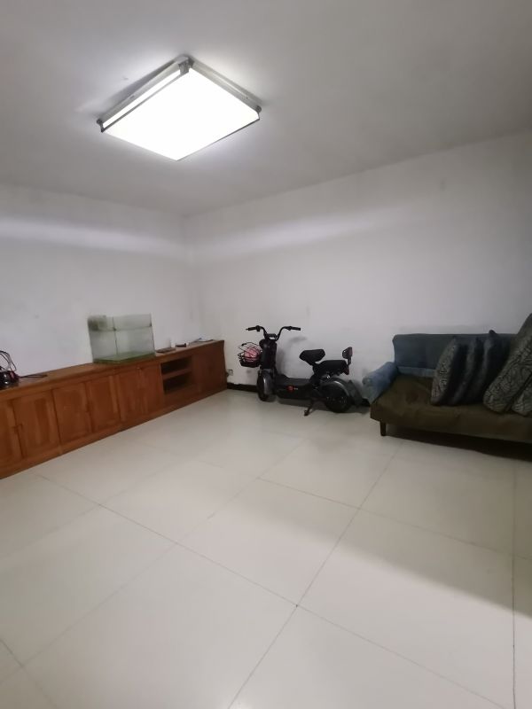 普通装修2室1厅1卫80m²1200元/月
