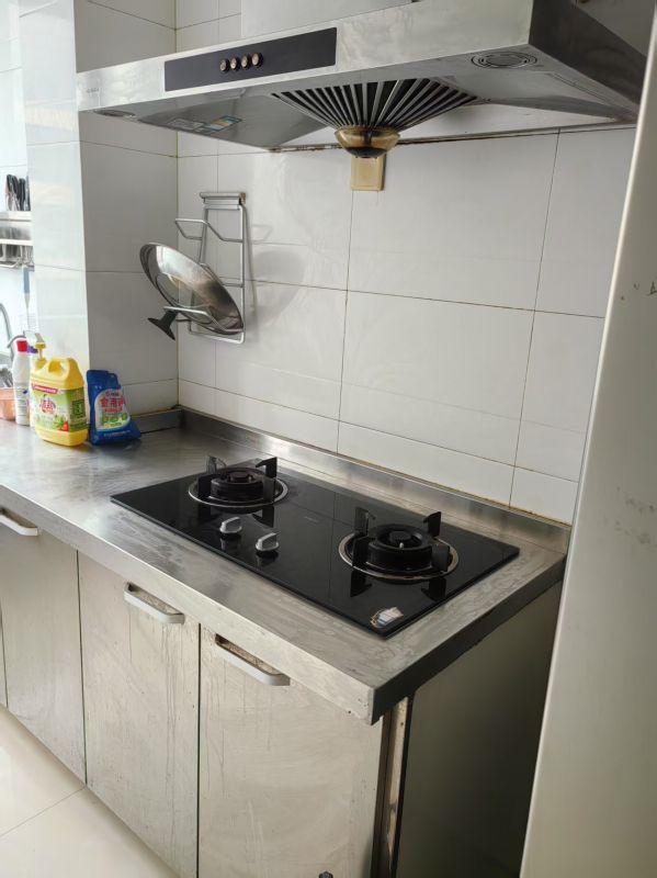普通装修3室2厅1卫105m²1500元/月