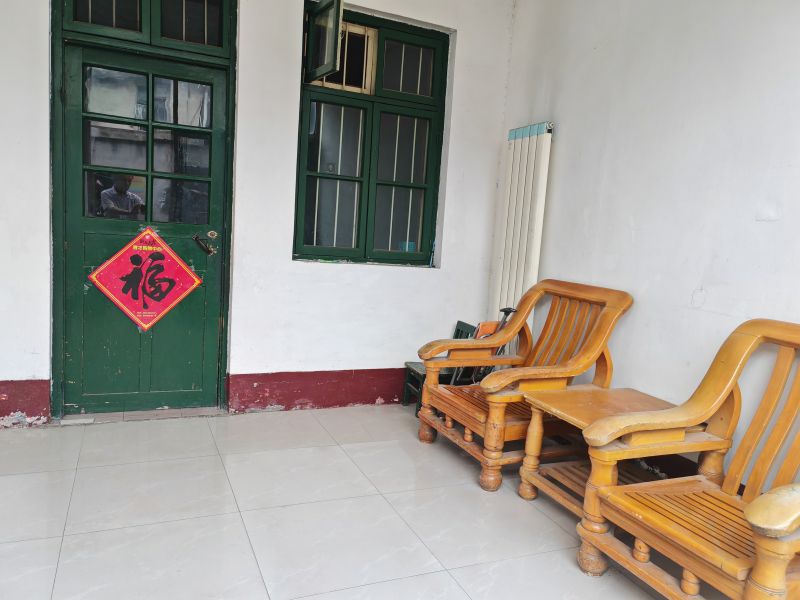 普通装修，3室2厅1卫105m²，1000元/月