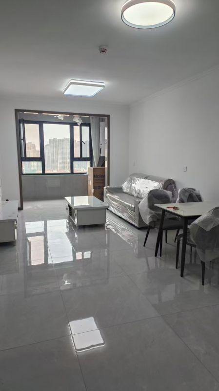 崭新家具,精装修2室1厅1卫93m²1500元/月,租时间长价格可议