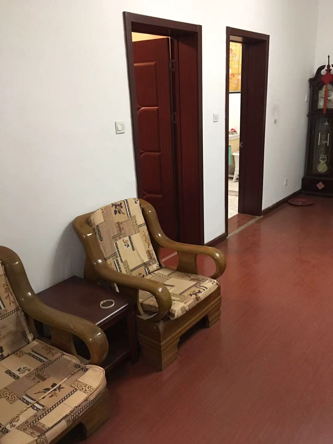 学区房新华前街三建宿舍3室1厅1卫120m²1200元/月