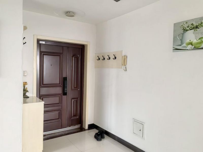 精装修2室1厅1卫108m²1700元/月