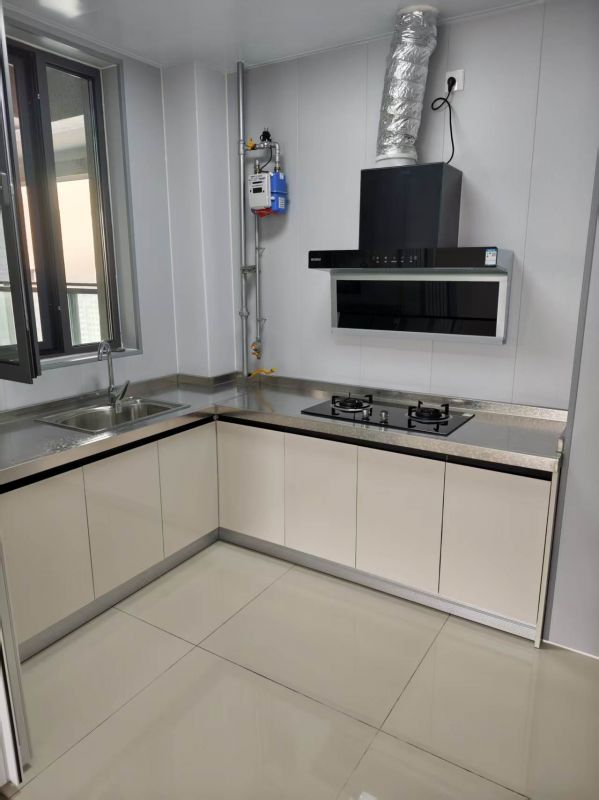 普通装修3室2厅2卫120m²2000元/月