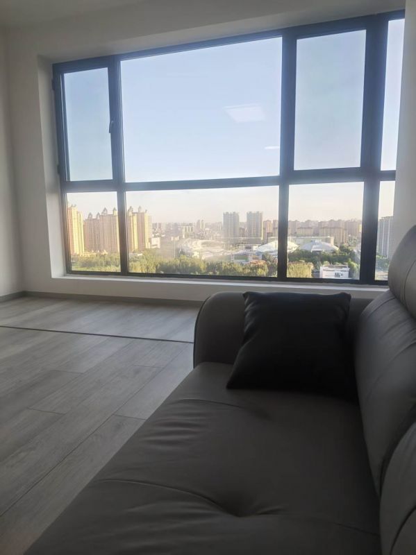 普通装修3室2厅2卫120m²2000元/月