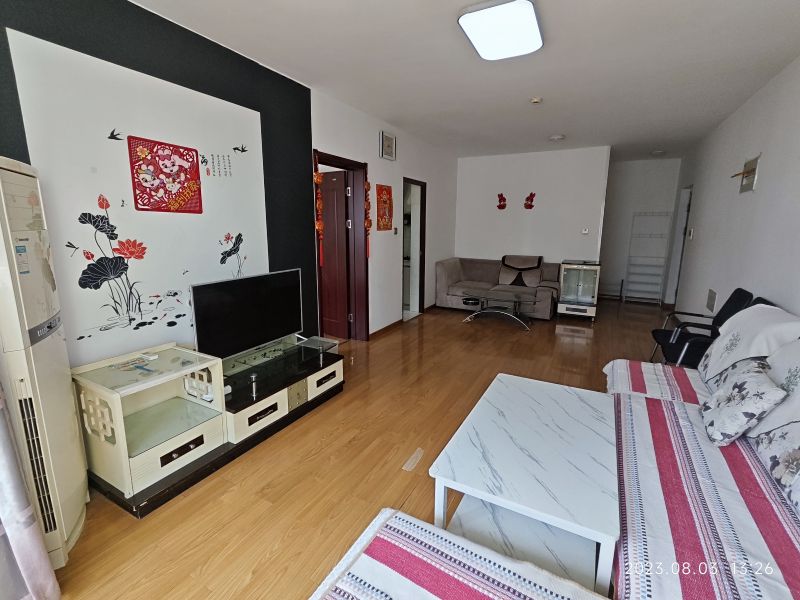 人和天地小区1室2厅1卫1180元/月75m²出租,精装修,领包即住,随时看房.