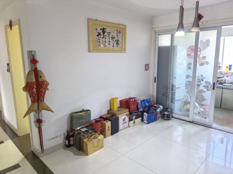 精装修3室2厅2卫138m²118万元